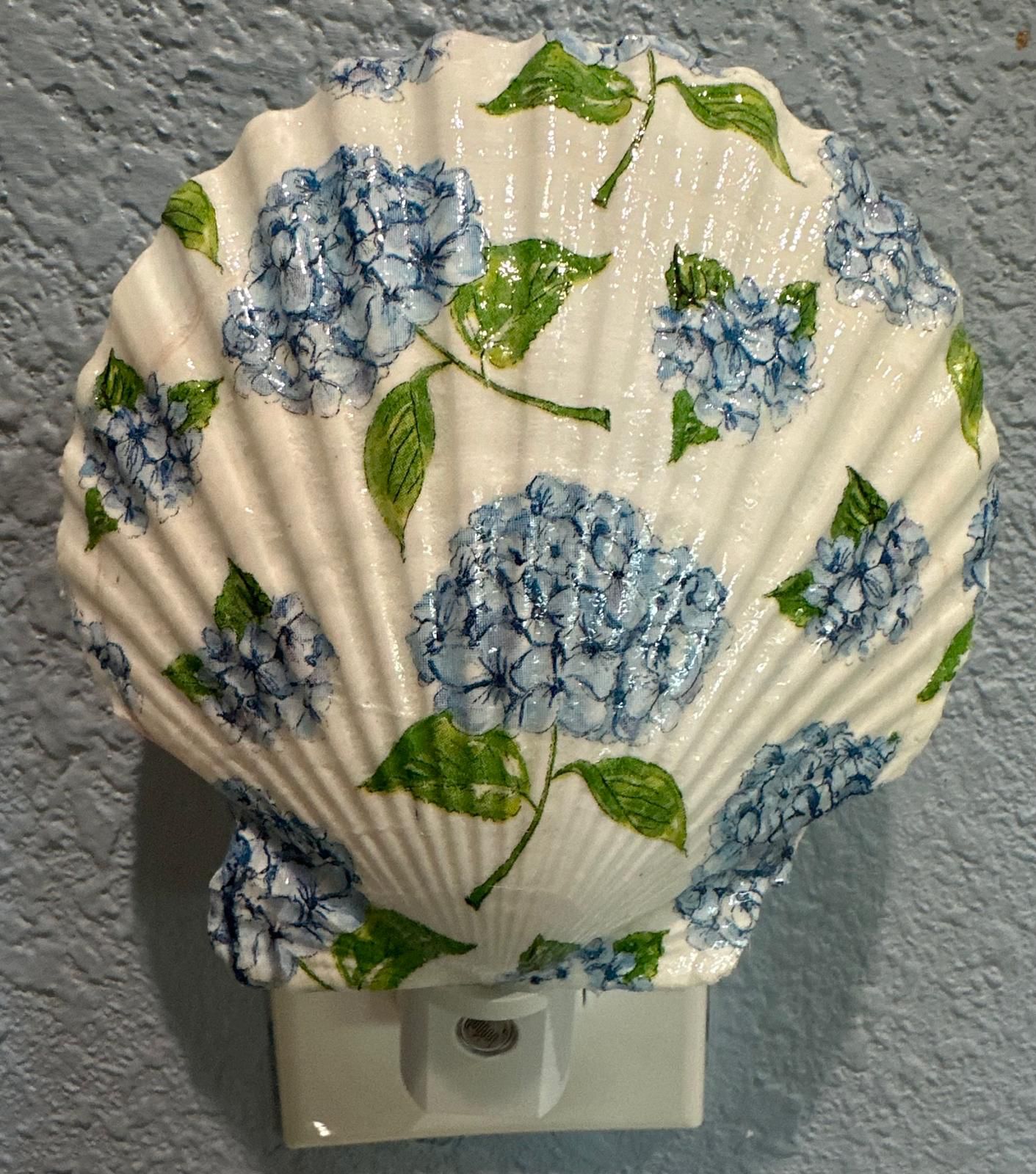 Scallop Nightlight- Blue Hydrangeas- Auto Sensor On/Off LED