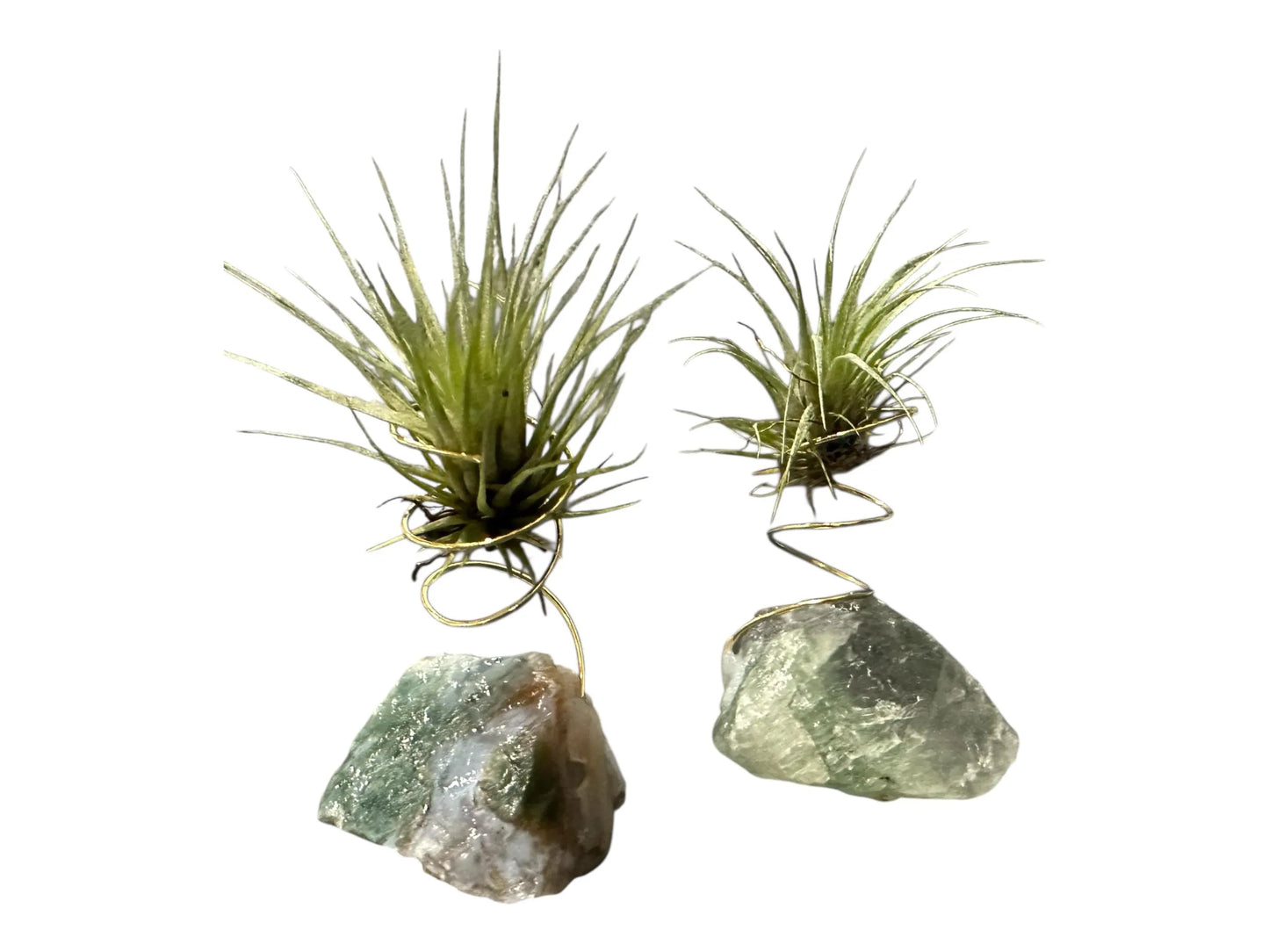 Crystal Geode Holder with Air Plant for Natural Healing Energy, Gift Box & Care Kit – A Thoughtful Gift for Mindfulness, Balance and Self-Care