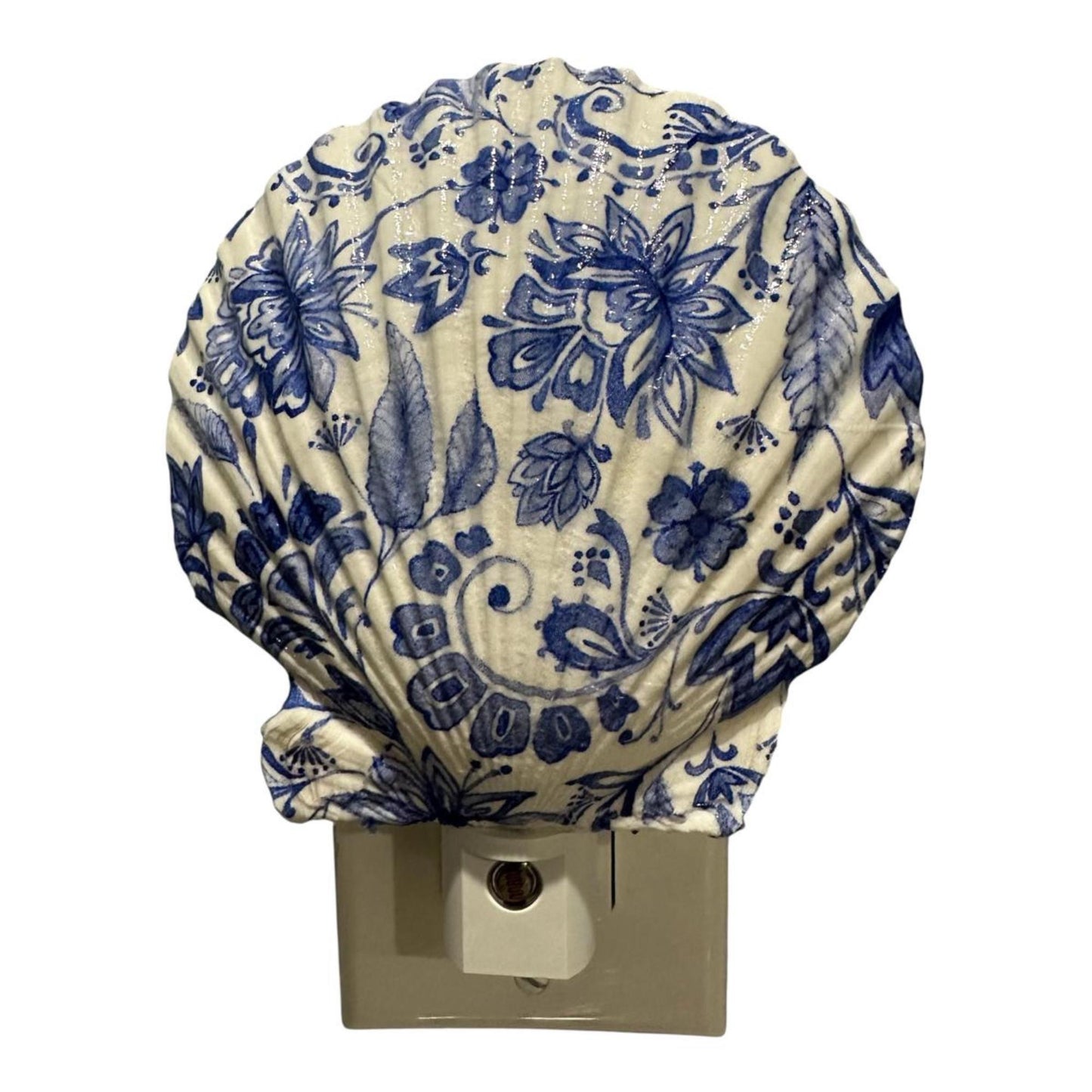 Nightlight Coastal Scallop Shell Decoupage Shell Art Light- Beach Theme Home Decor for Ocean Lovers - Unique Handmade Gift Item-Automatic on