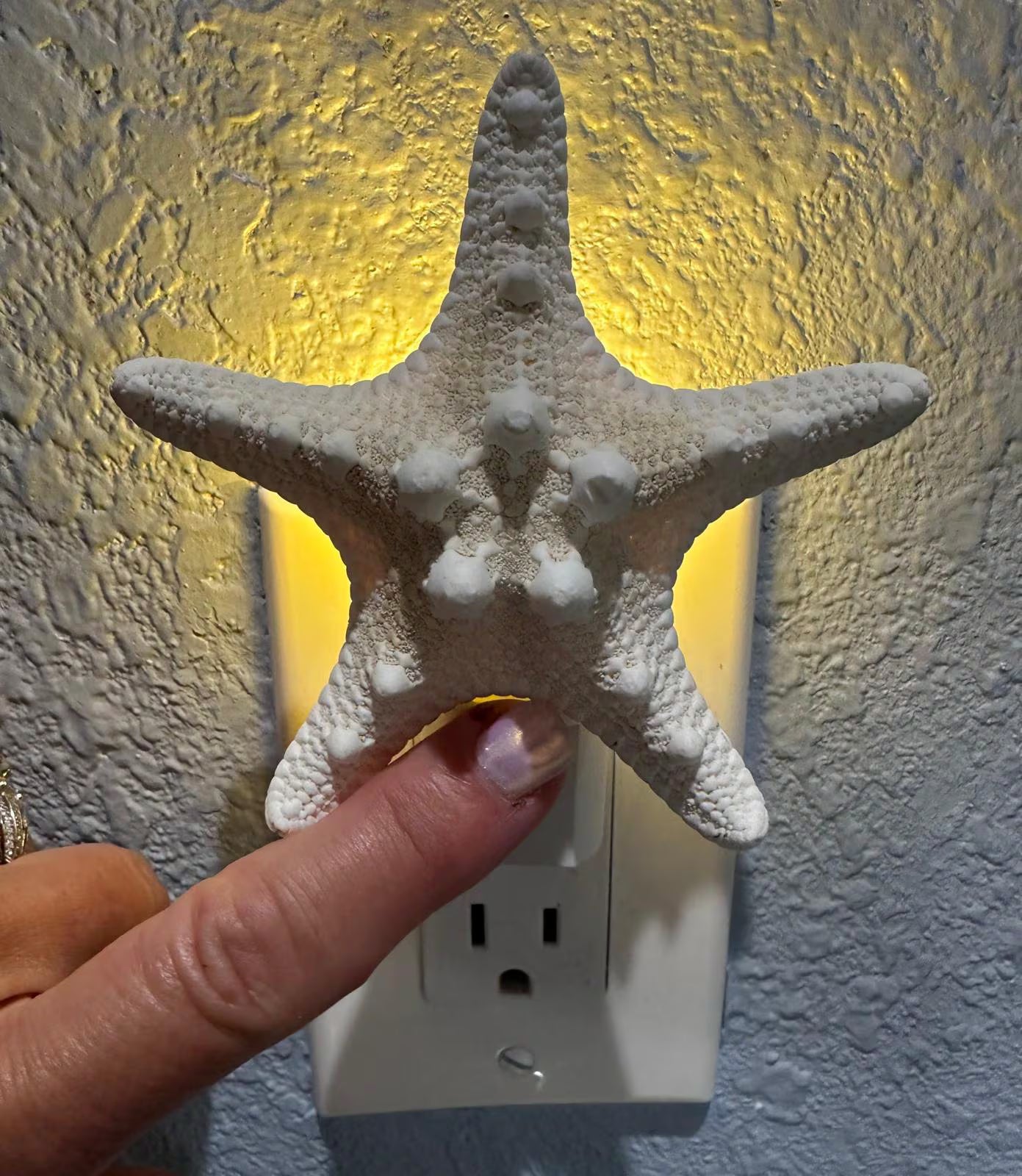 Knobby Natural Starfish Night Light – 4” Coastal Beach House Décor Gift, Nautical Bathroom or Bedroom Lighting- Automatic Dusk to Dawn-