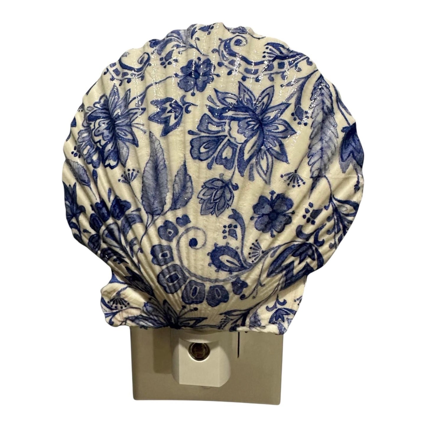 Nightlight Coastal Scallop Shell Decoupage Shell Art Light- Beach Theme Home Decor for Ocean Lovers - Unique Handmade Gift Item-Automatic on