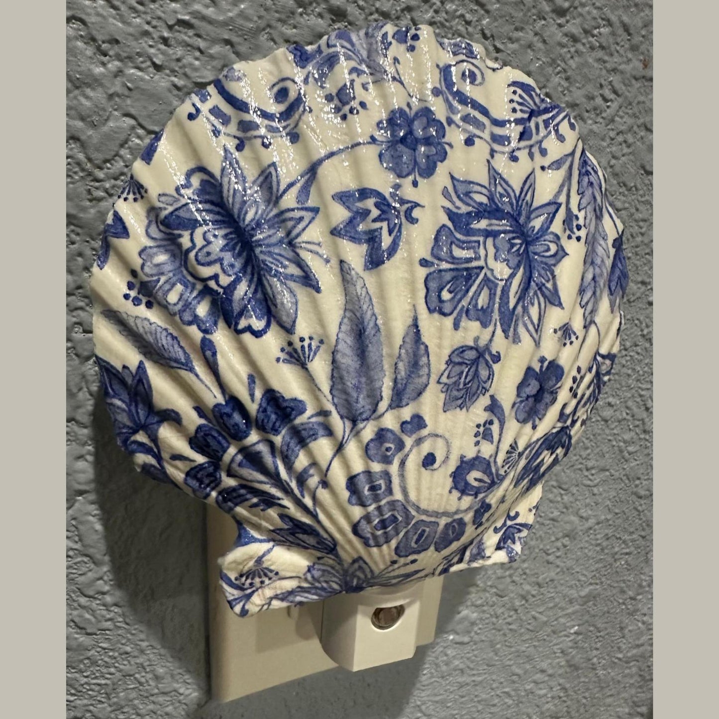Nightlight Coastal Scallop Shell Decoupage Shell Art Light- Beach Theme Home Decor for Ocean Lovers - Unique Handmade Gift Item-Automatic on