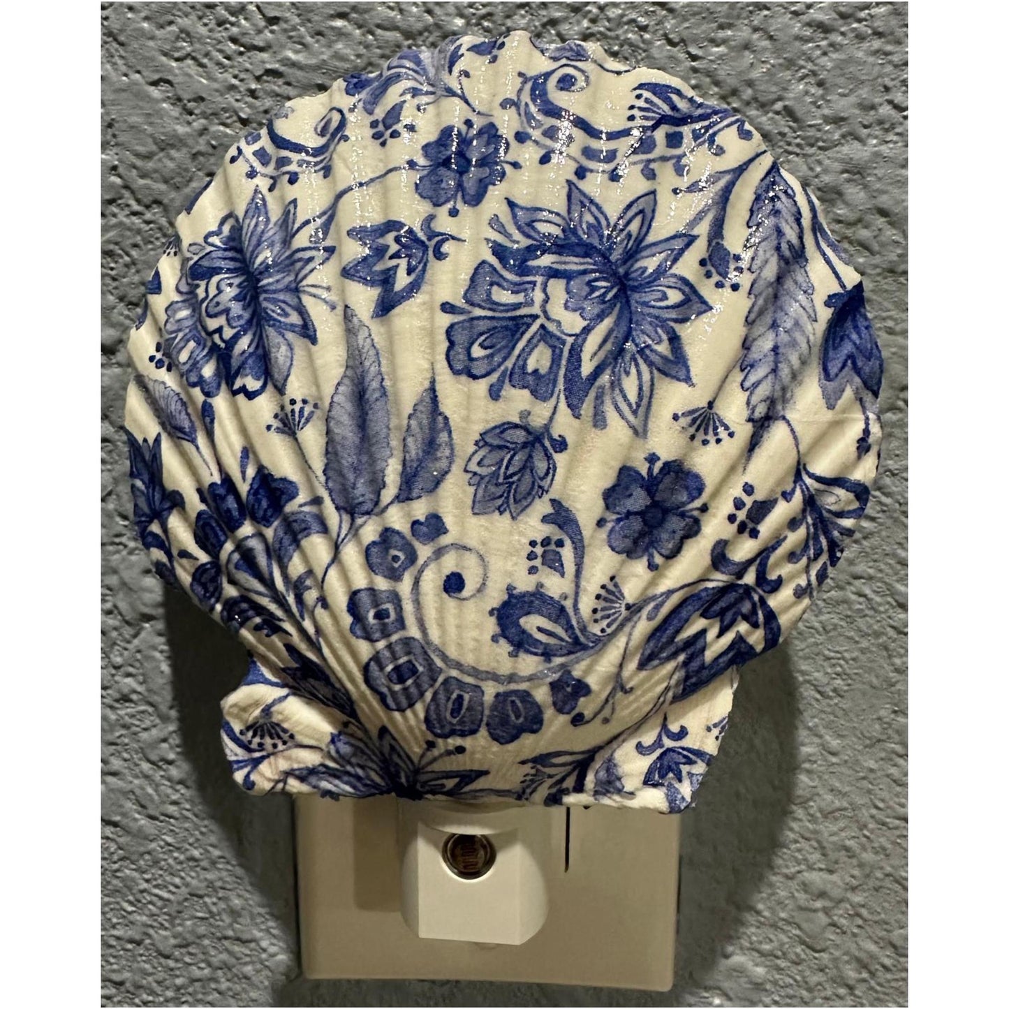 Nightlight Coastal Scallop Shell Decoupage Shell Art Light- Beach Theme Home Decor for Ocean Lovers - Unique Handmade Gift Item-Automatic on